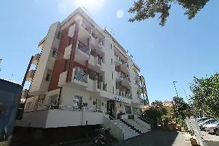 호텔 Capri